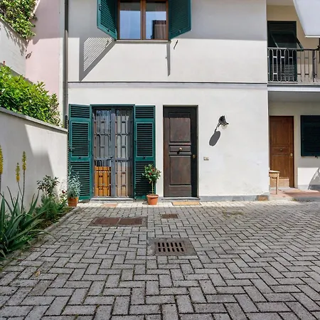 Villino Flora A Holiday home *